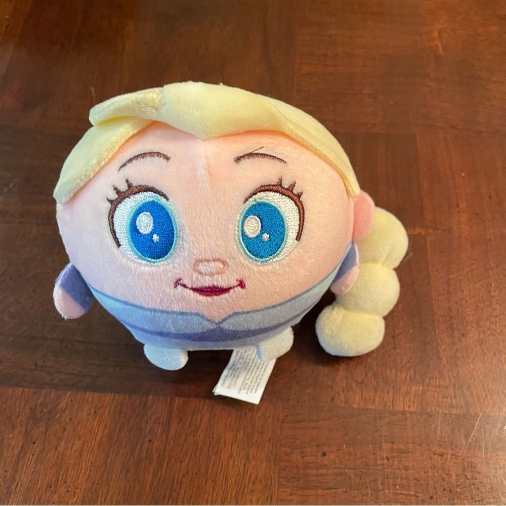 Disney FROZEN 2 Elsa 4" SQUEEZAMALS Plush Doll